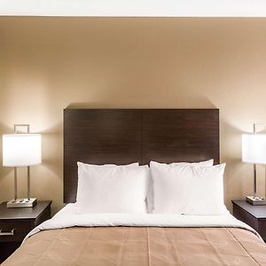 Queen Room Accessible or Nonsmoking